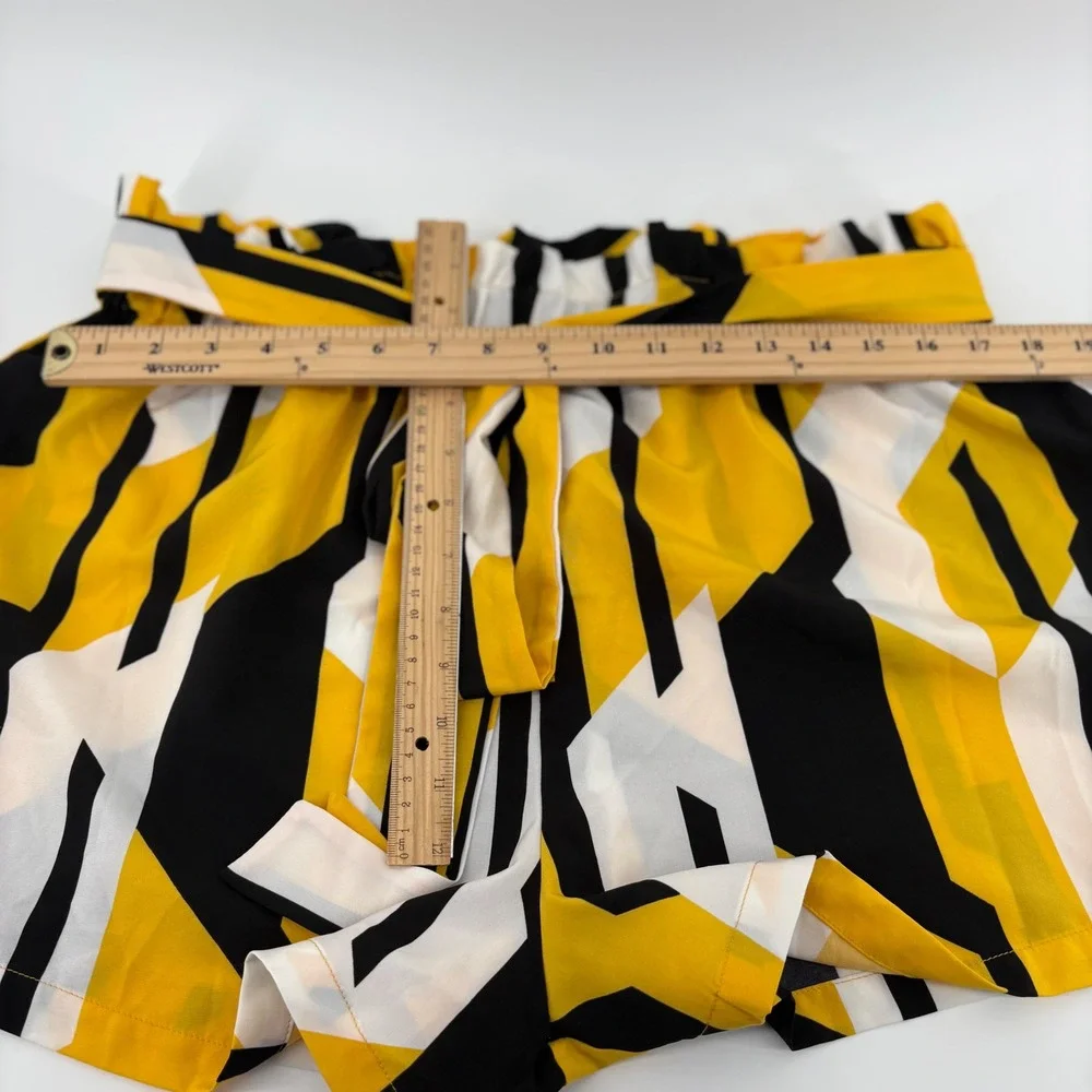 SHEIN Curve Women's 1XL‎ Geometric Print Paperbag Waist Shorts Yellow Black